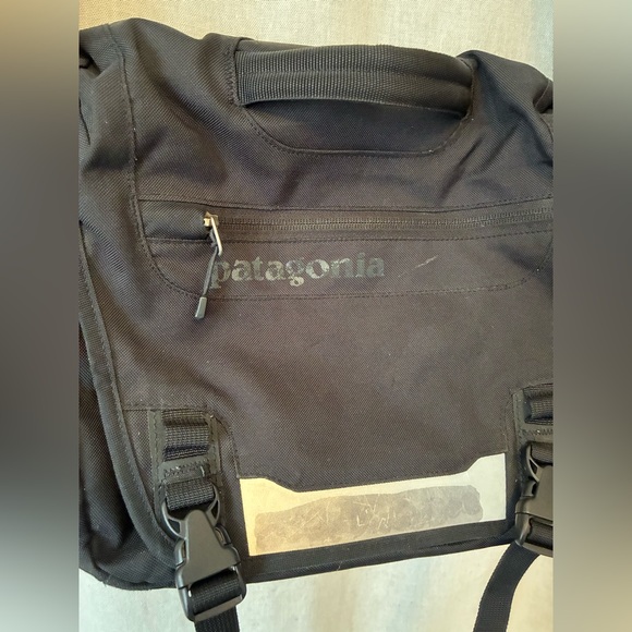 Patagonia Black Messenger Bag - Picture 2 of 4